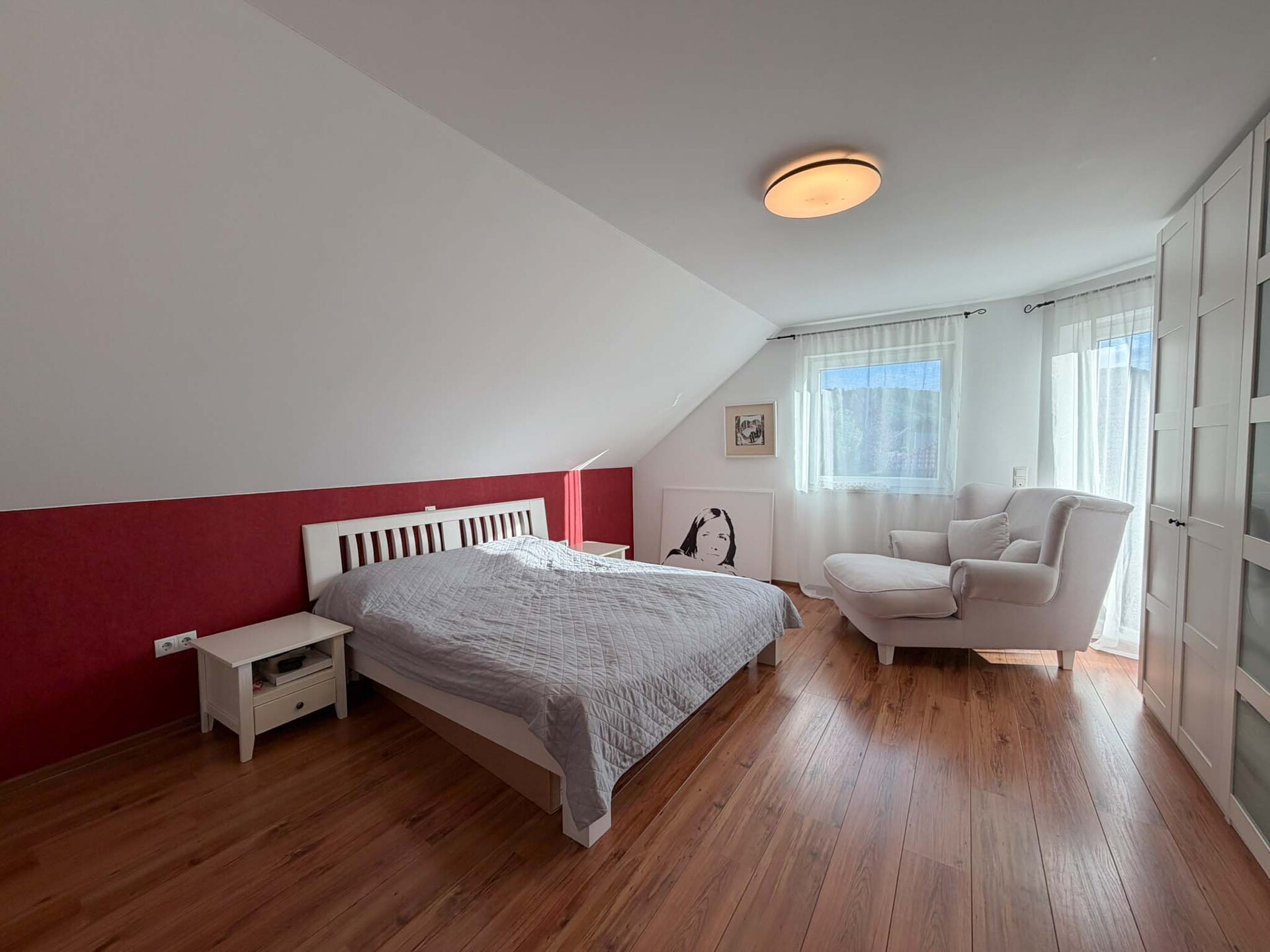 Schlafzimmer (DG)