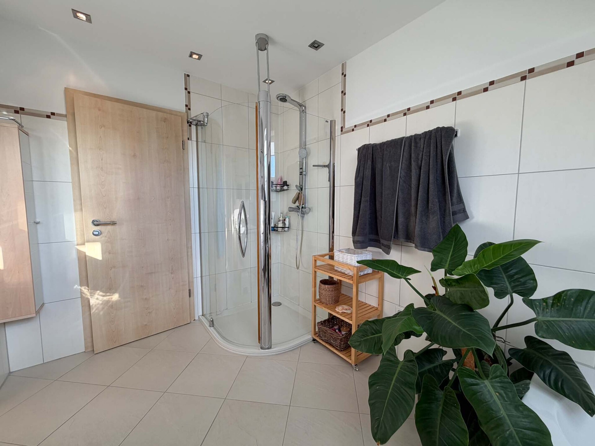Badezimmer (DG)