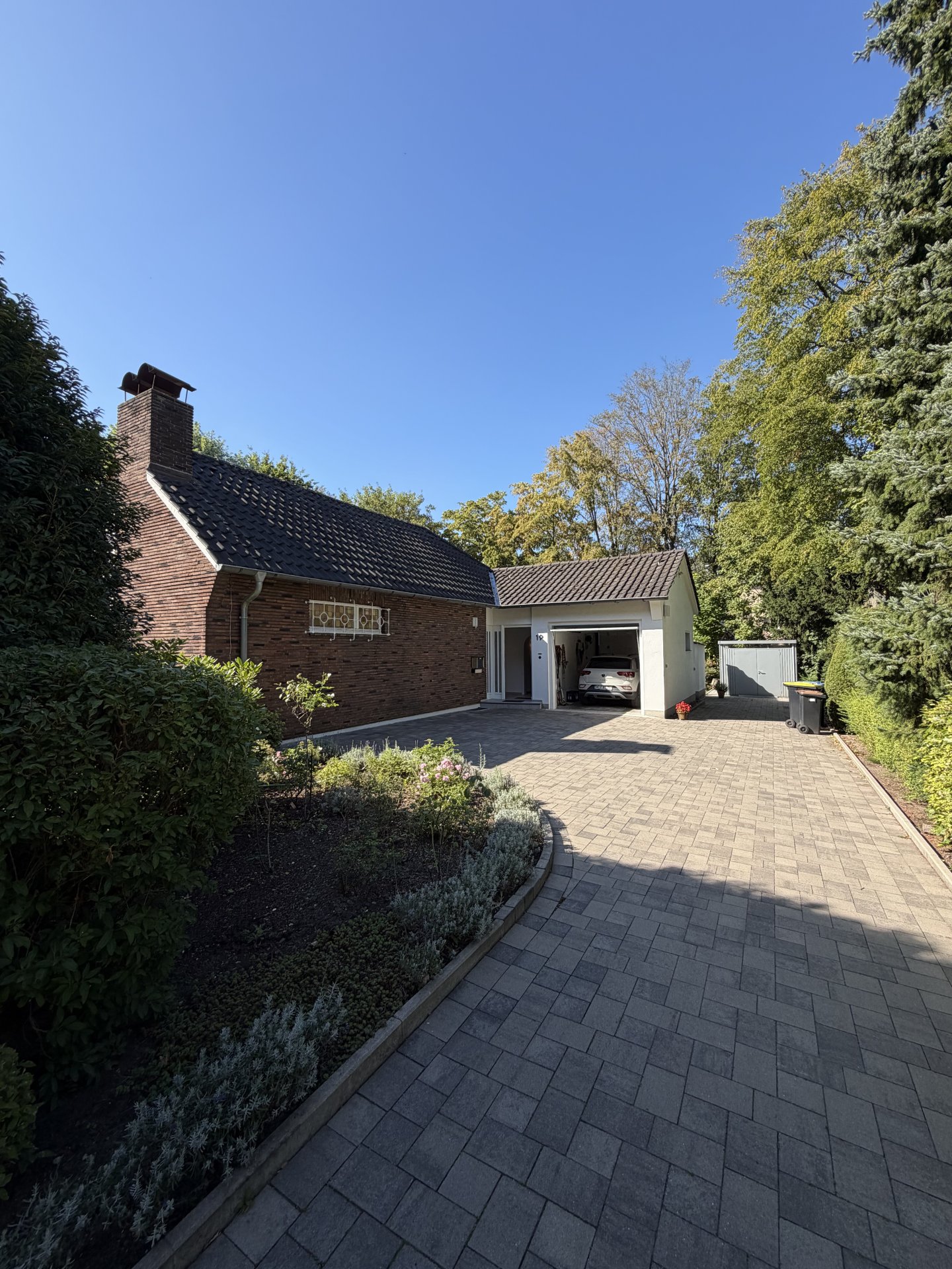 Zufahrt zur Garage