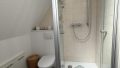 ... mit Dusche im DG