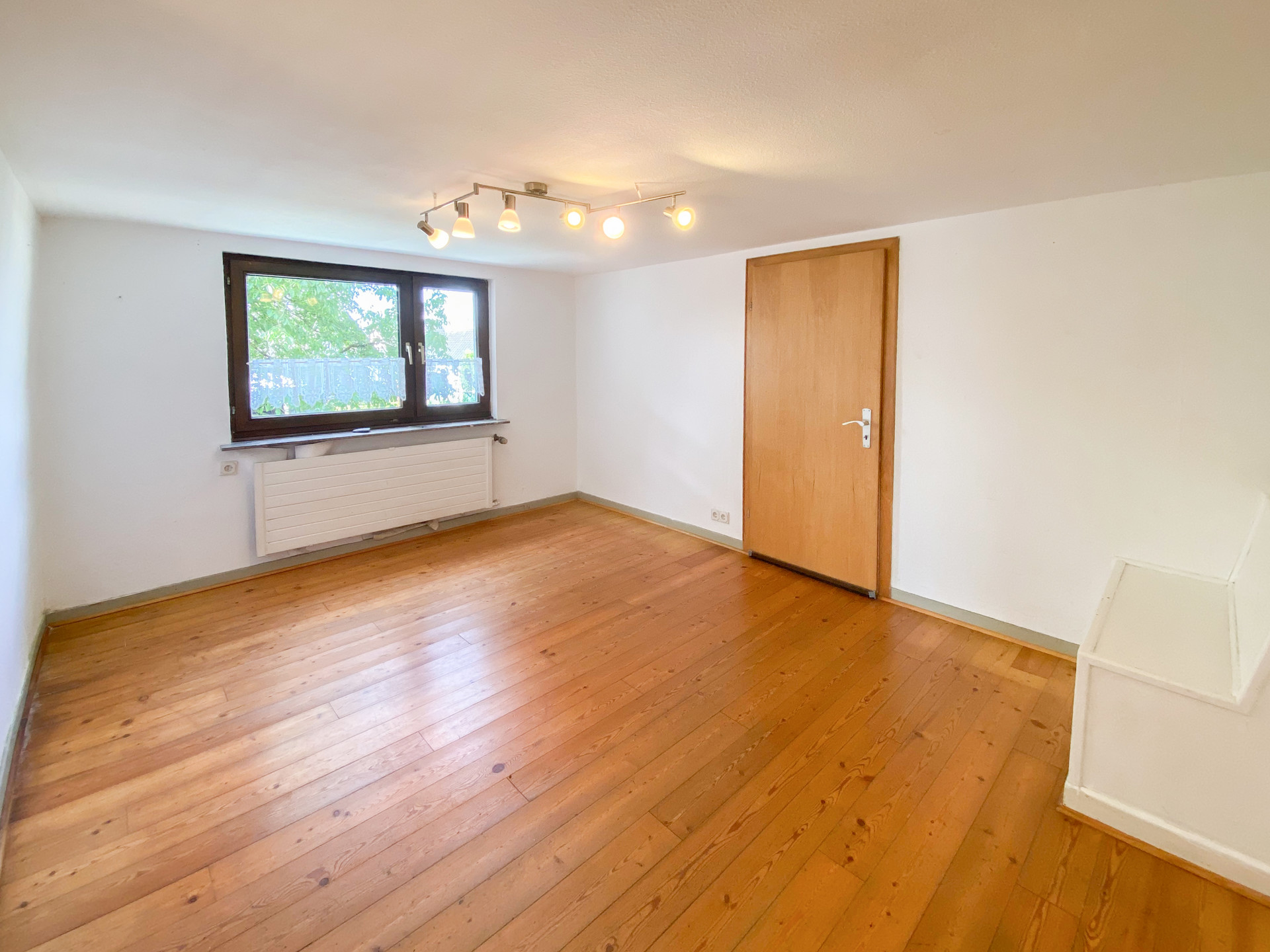 Durchgangszimmer EG