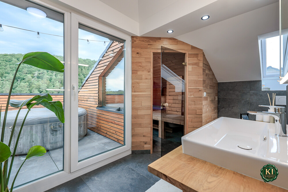 Badezimmer / Sauna OG