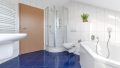 Badezimmer mit Dusche