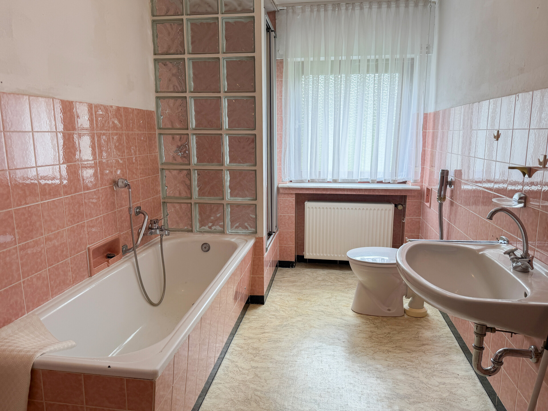 Badezimmer KG