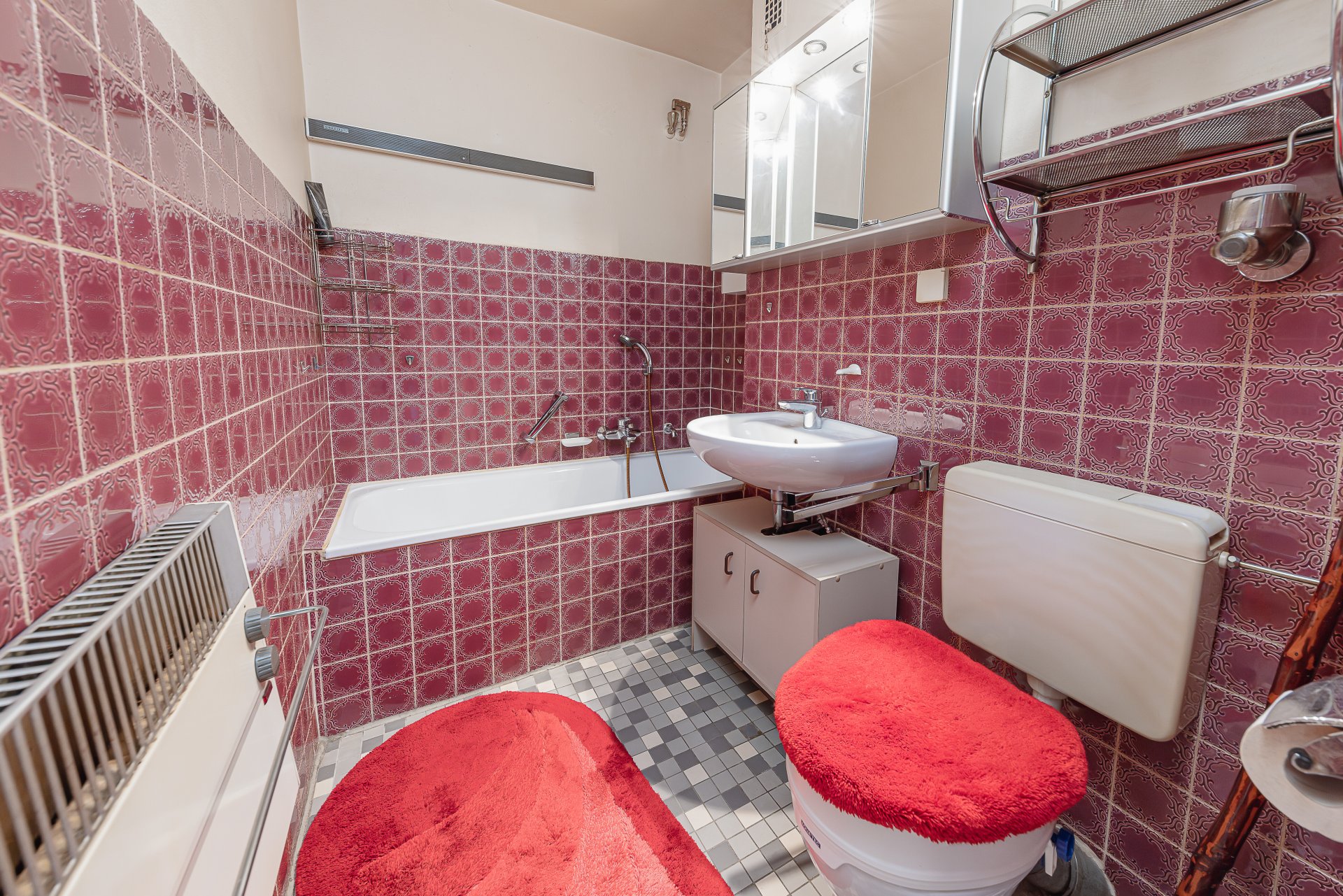 Badezimmer mit Badewanne