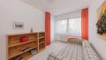 Zimmer mit Zugang zur Loggia