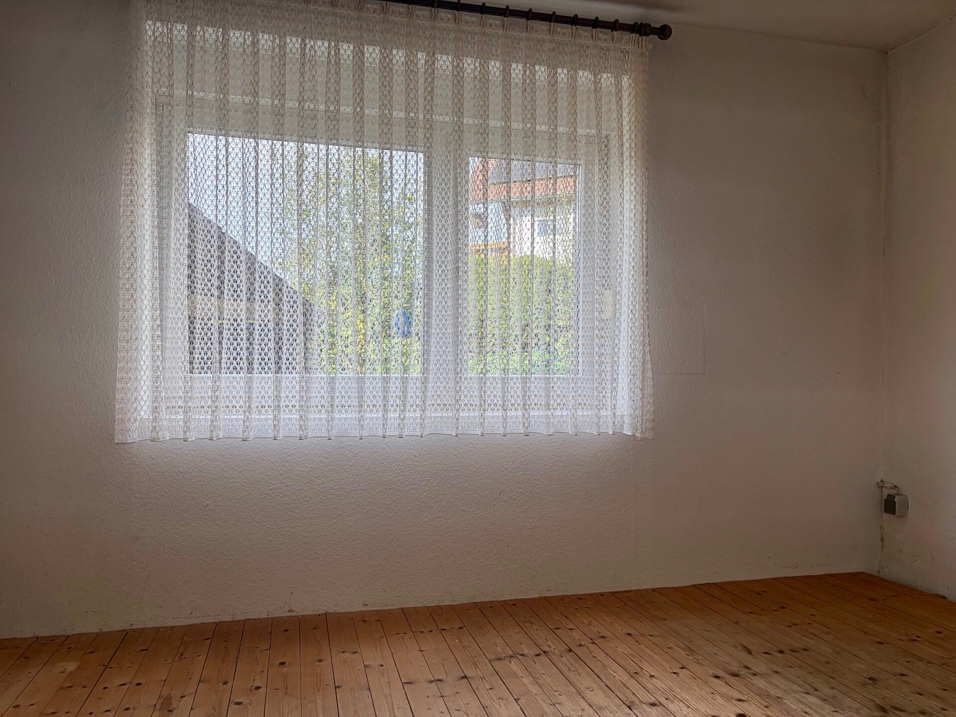 Arbeits-/Gästezimmer (KG)