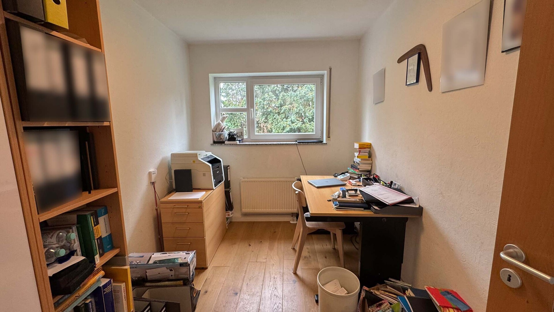 Büro EG