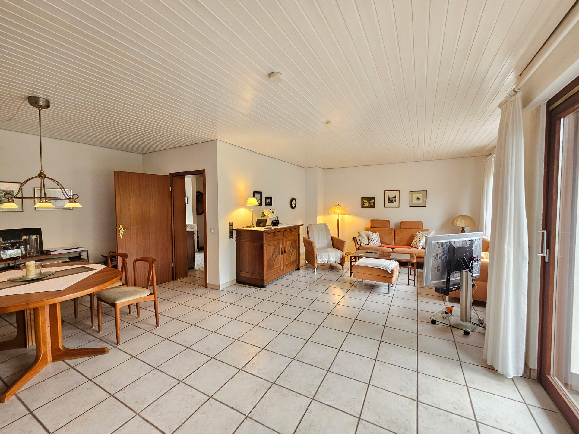 Wohnzimmer im EG
