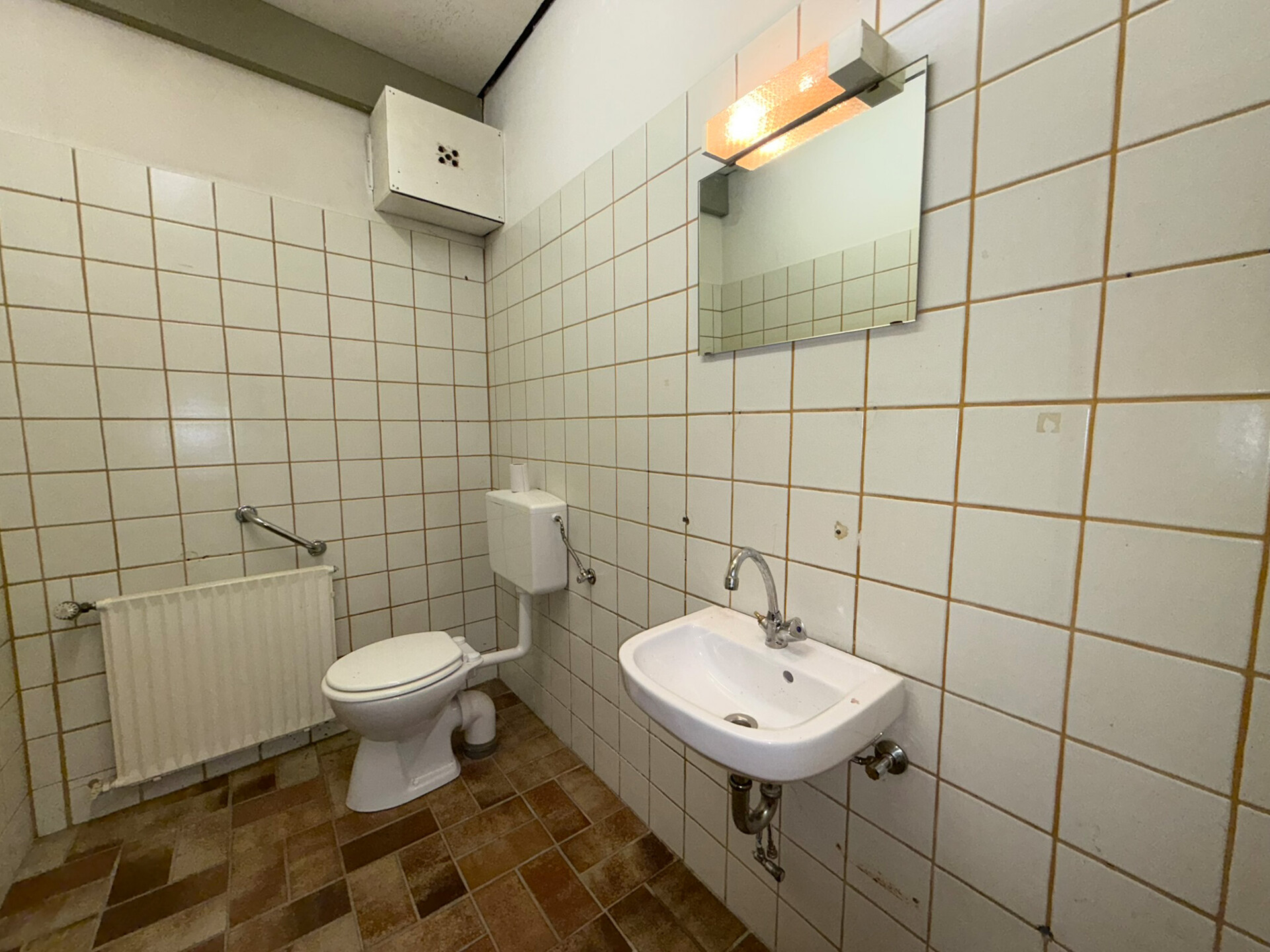 Badezimmer (hinten)