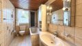 Badezimmer im Erdgeschoss