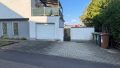 Garage und Stellplätze